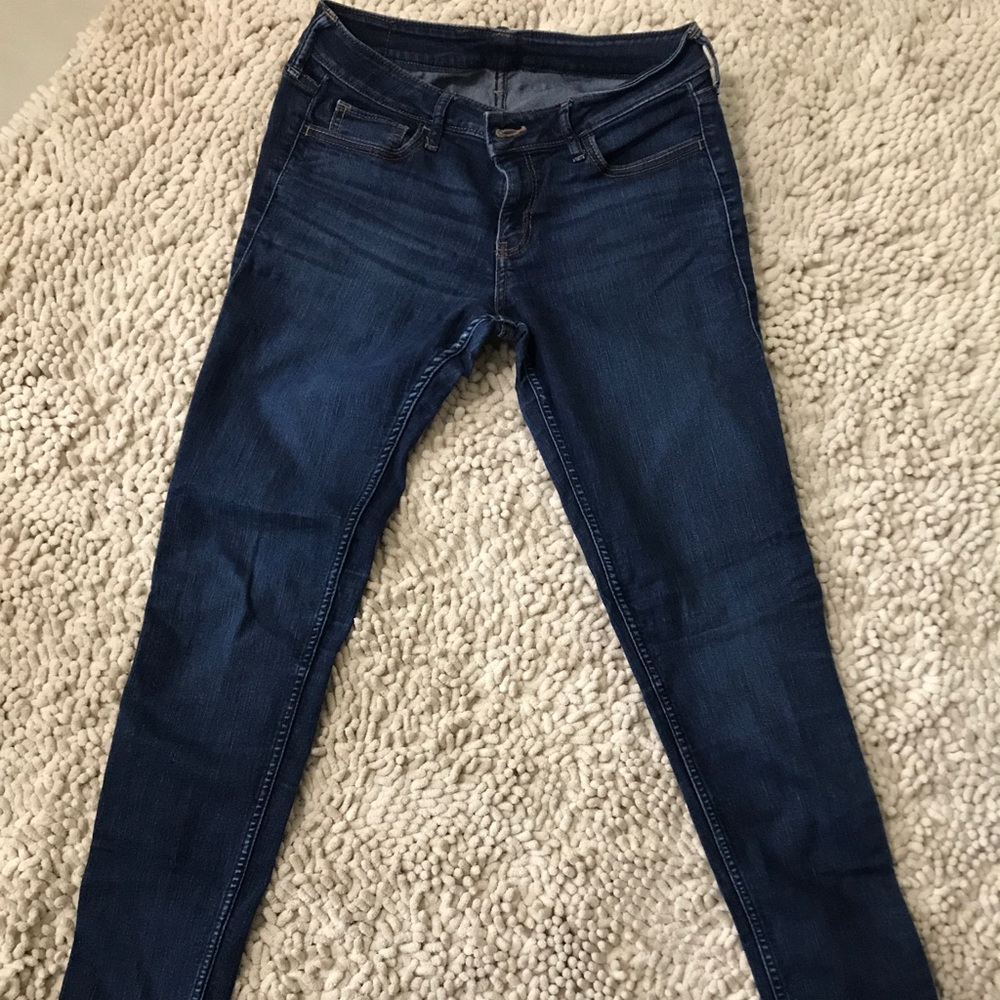Hollister Dark Wash Ankle Length Jeans
